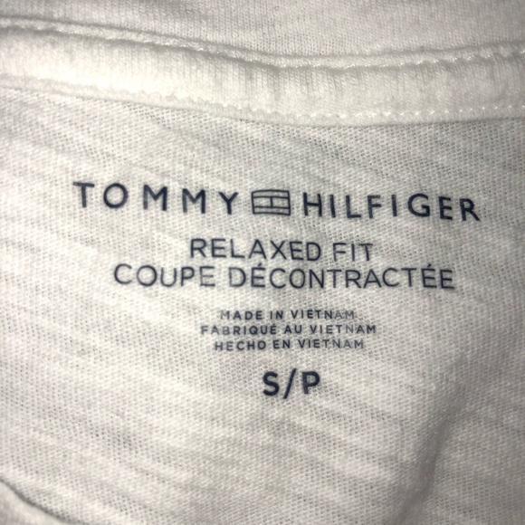 Tommy Hilfiger Women’s Big Logo Line T-shirt - Picture 4 of 7